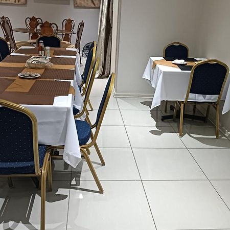Lala Poa Guest House Клерксдорп Экстерьер фото