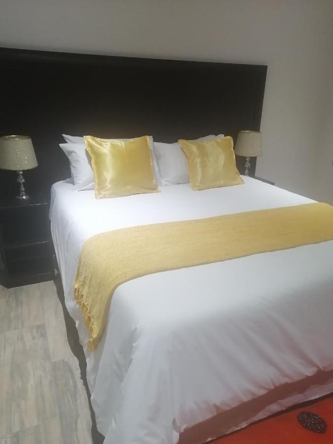 Lala Poa Guest House Клерксдорп Экстерьер фото