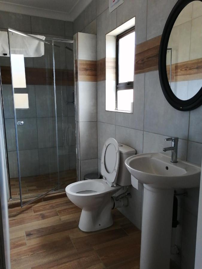 Lala Poa Guest House Клерксдорп Экстерьер фото