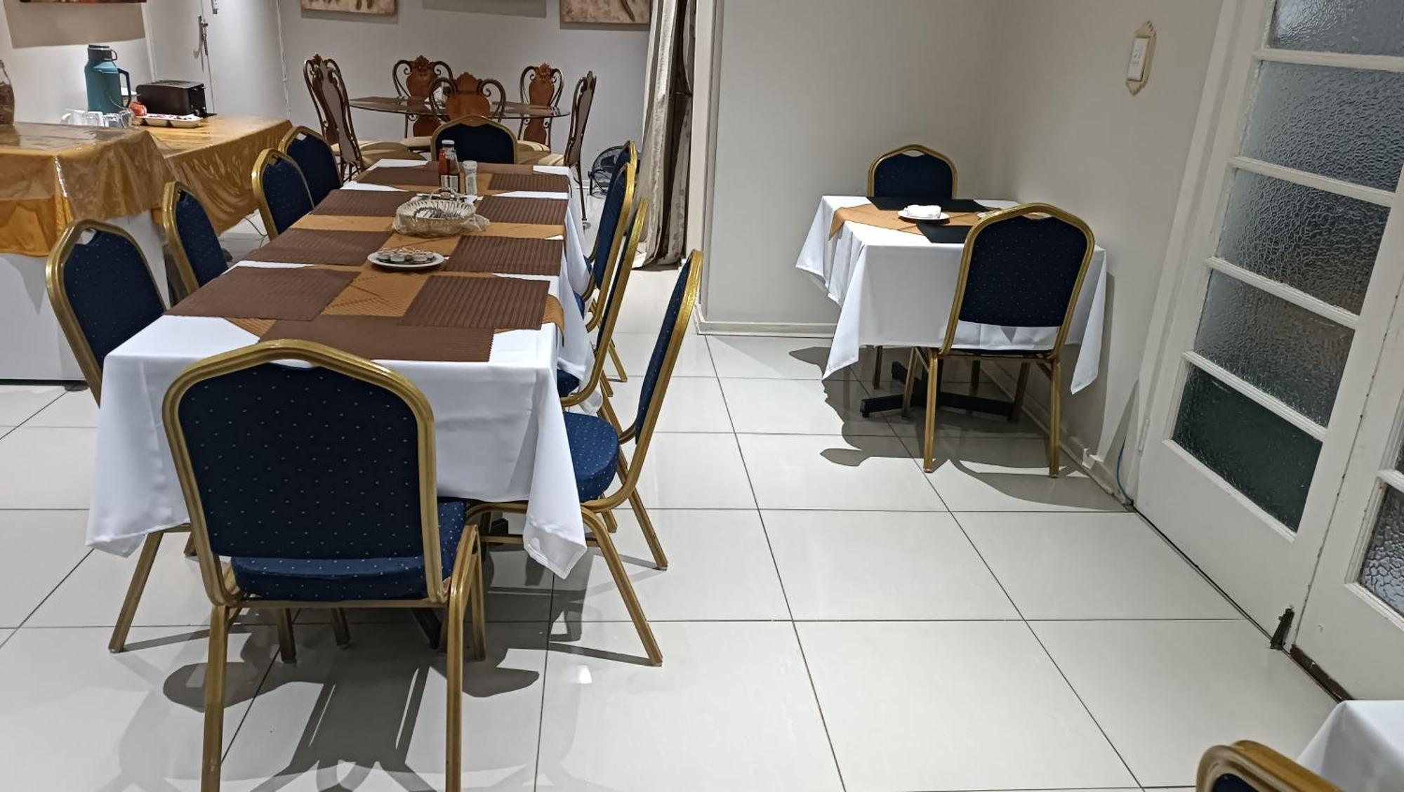 Lala Poa Guest House Клерксдорп Экстерьер фото